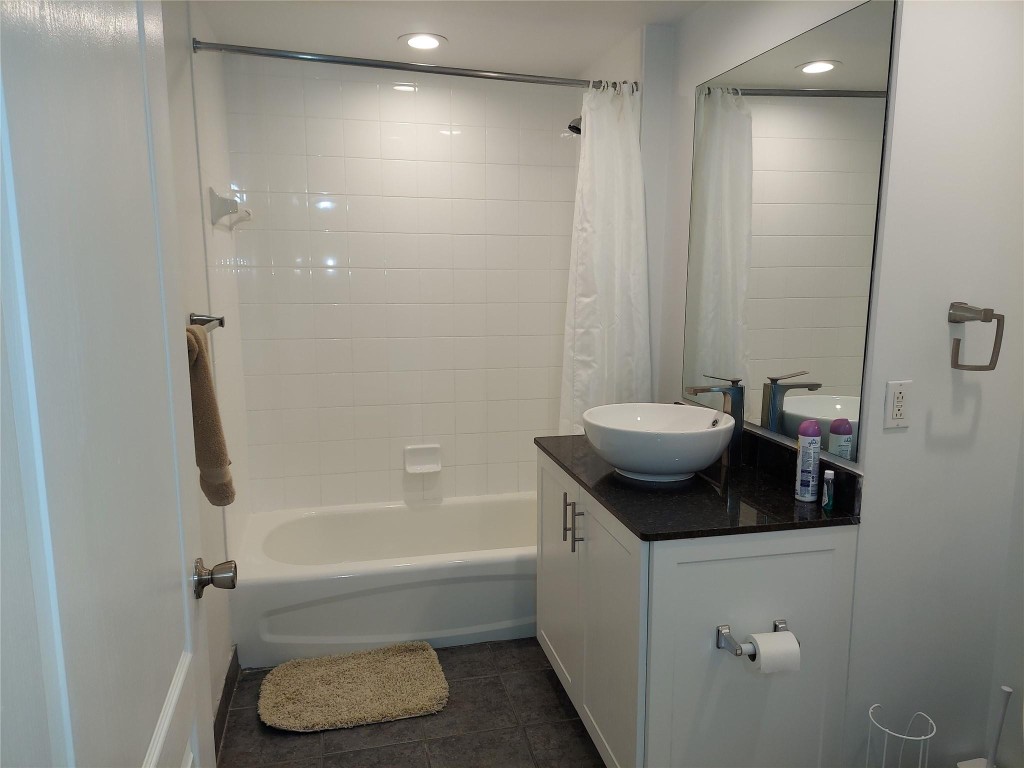 100 N Federal Hwy 840