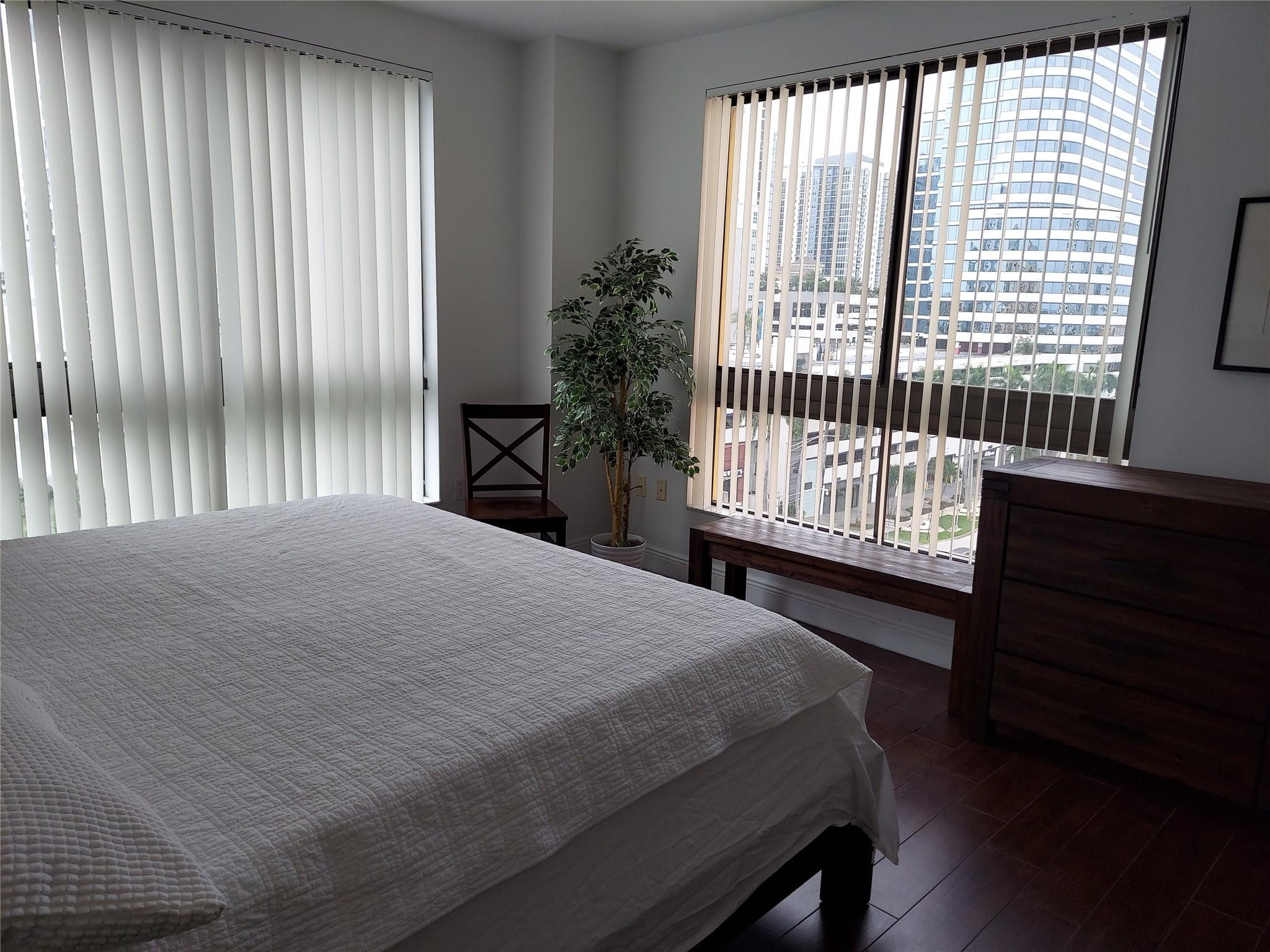 100 N Federal Hwy 840