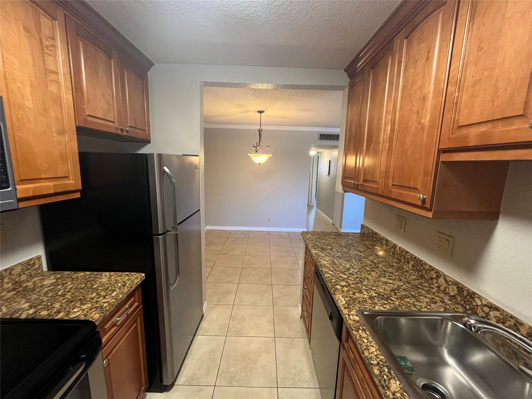 2020 NE 56TH ST 208