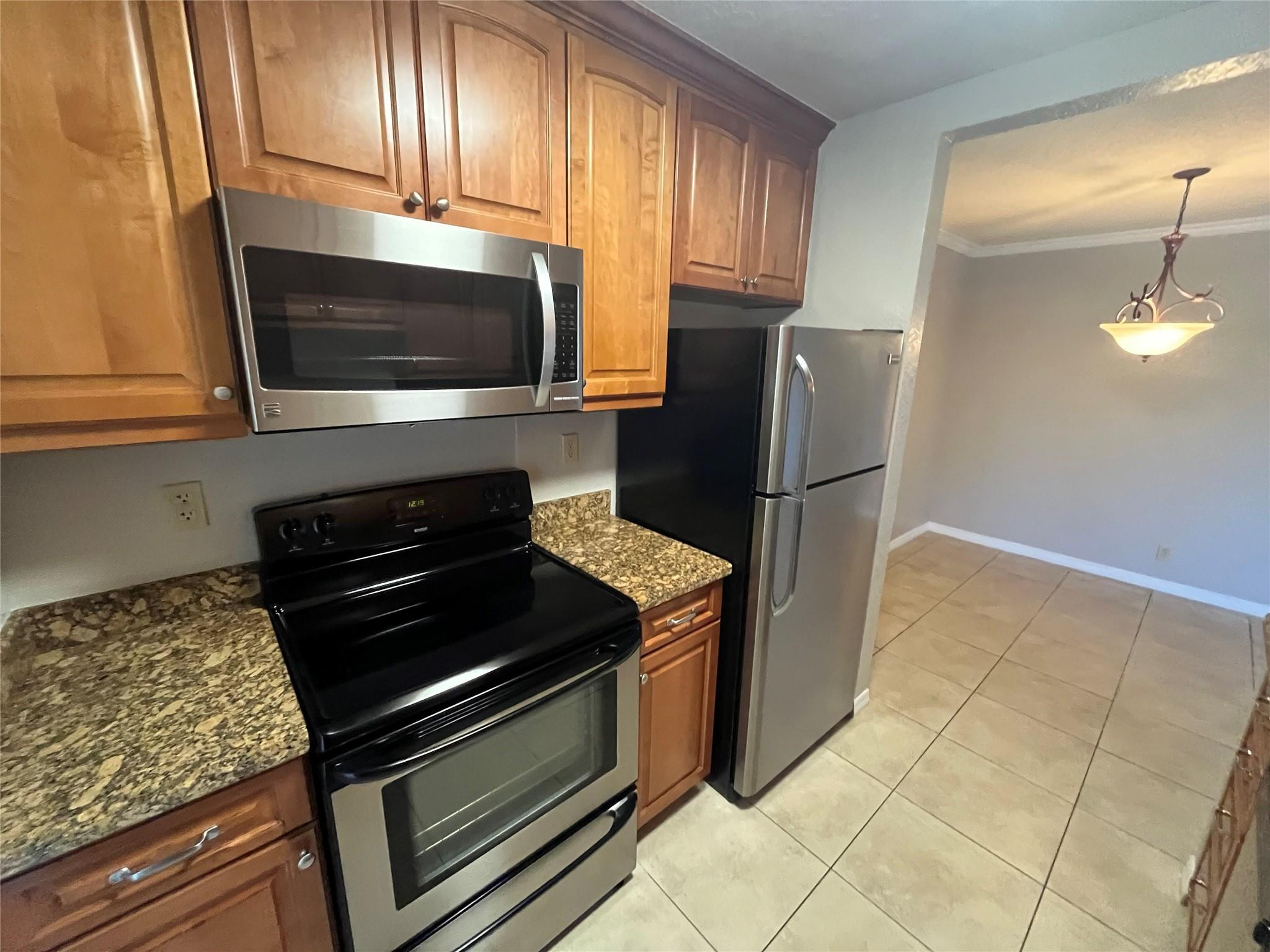2020 NE 56TH ST 208