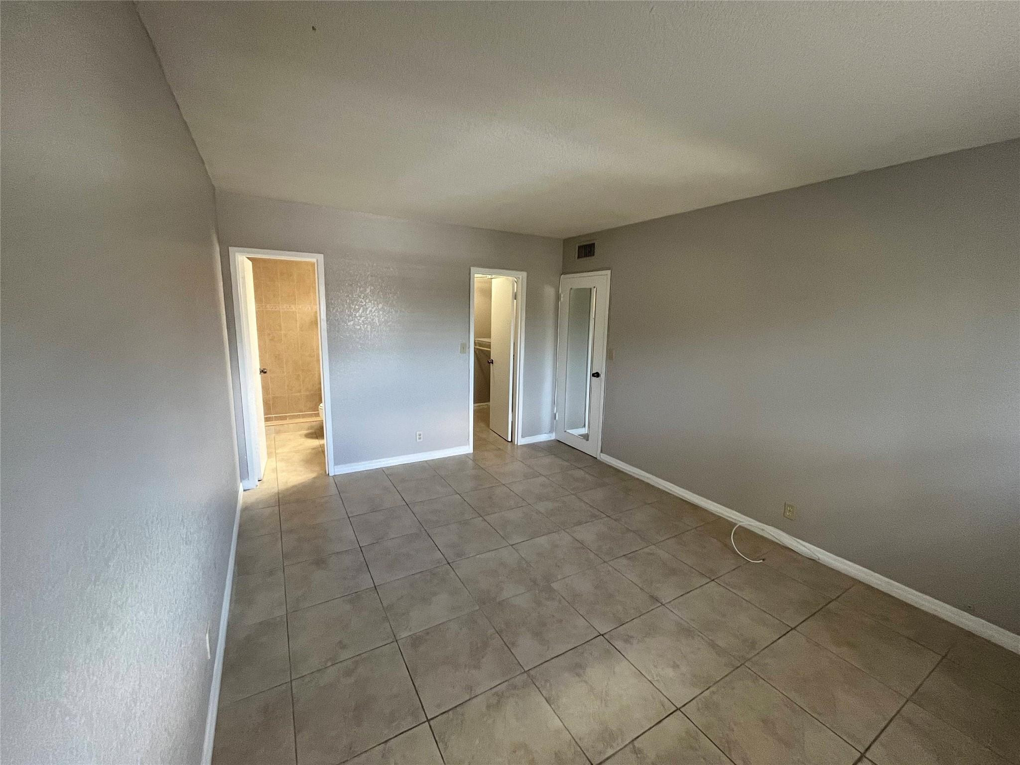 2020 NE 56TH ST 208