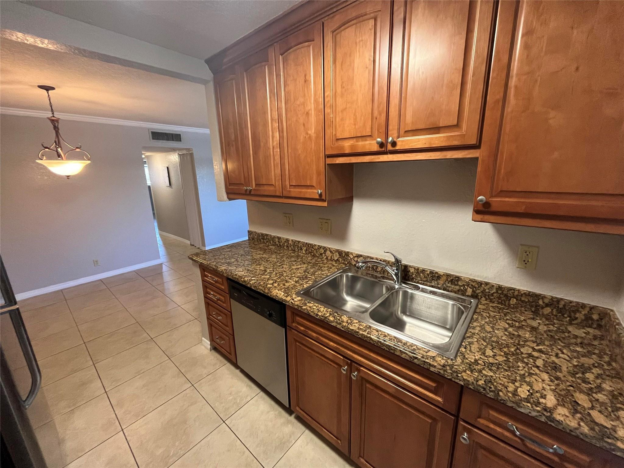 2020 NE 56TH ST 208