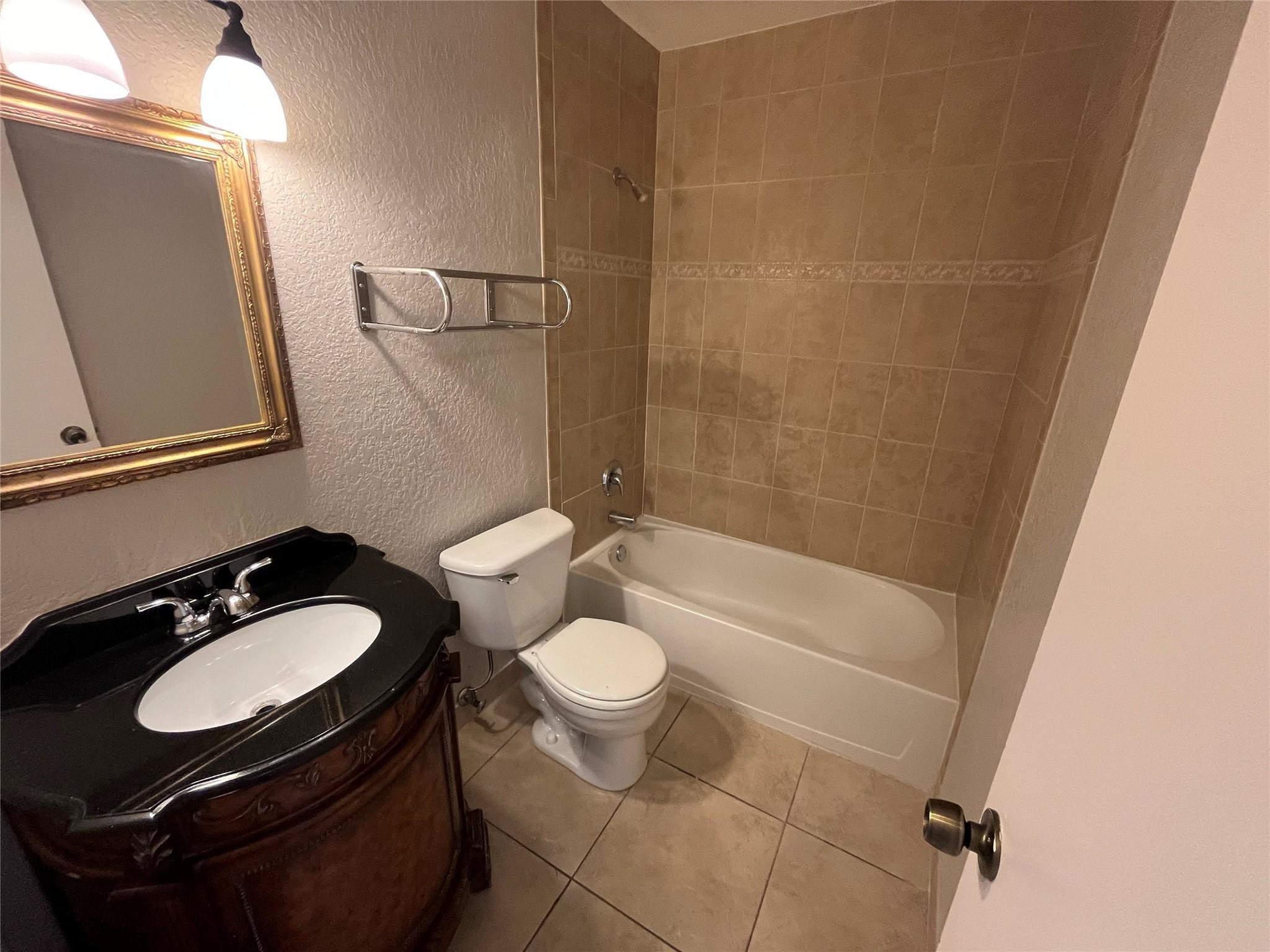 2020 NE 56TH ST 208