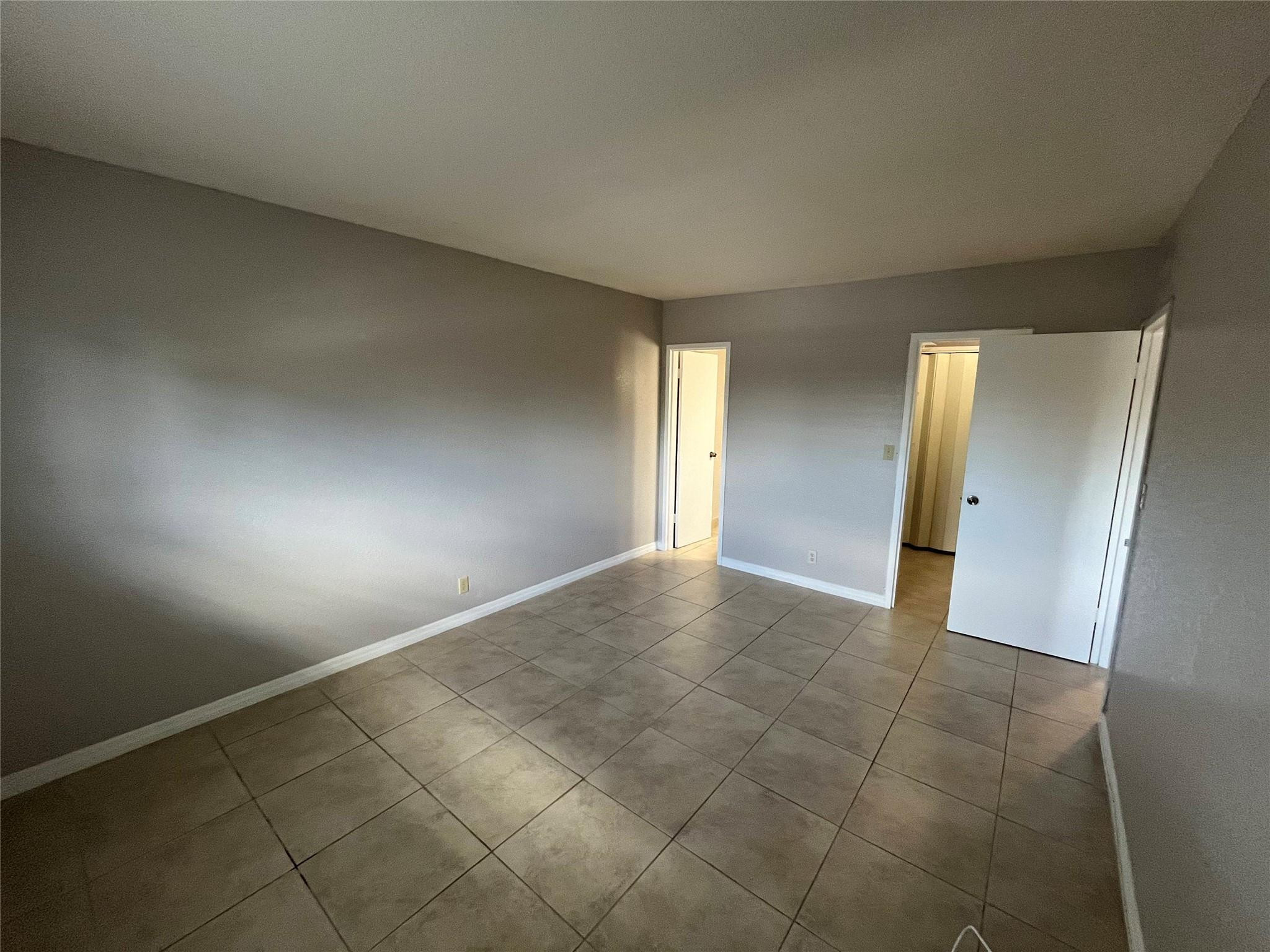2020 NE 56TH ST 208