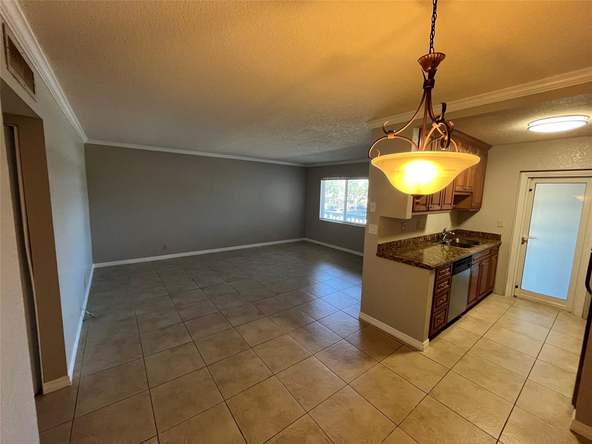 2020 NE 56TH ST 208