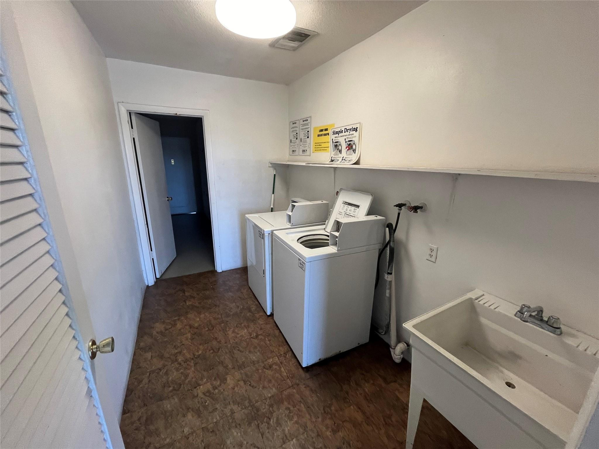 2020 NE 56TH ST 208