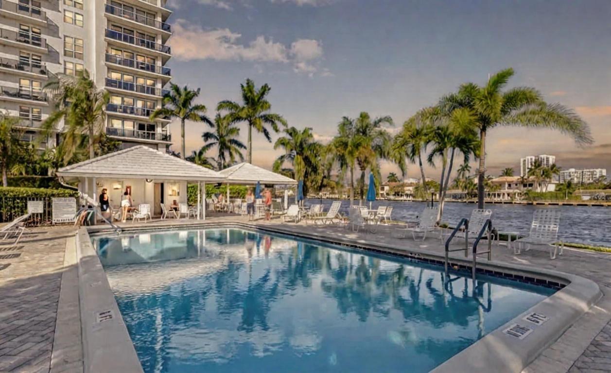 6387 Bay Club Drive 1