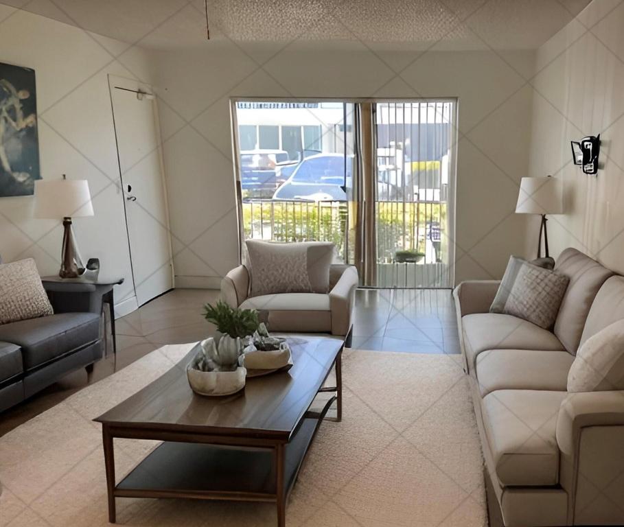 6387 Bay Club Drive 1