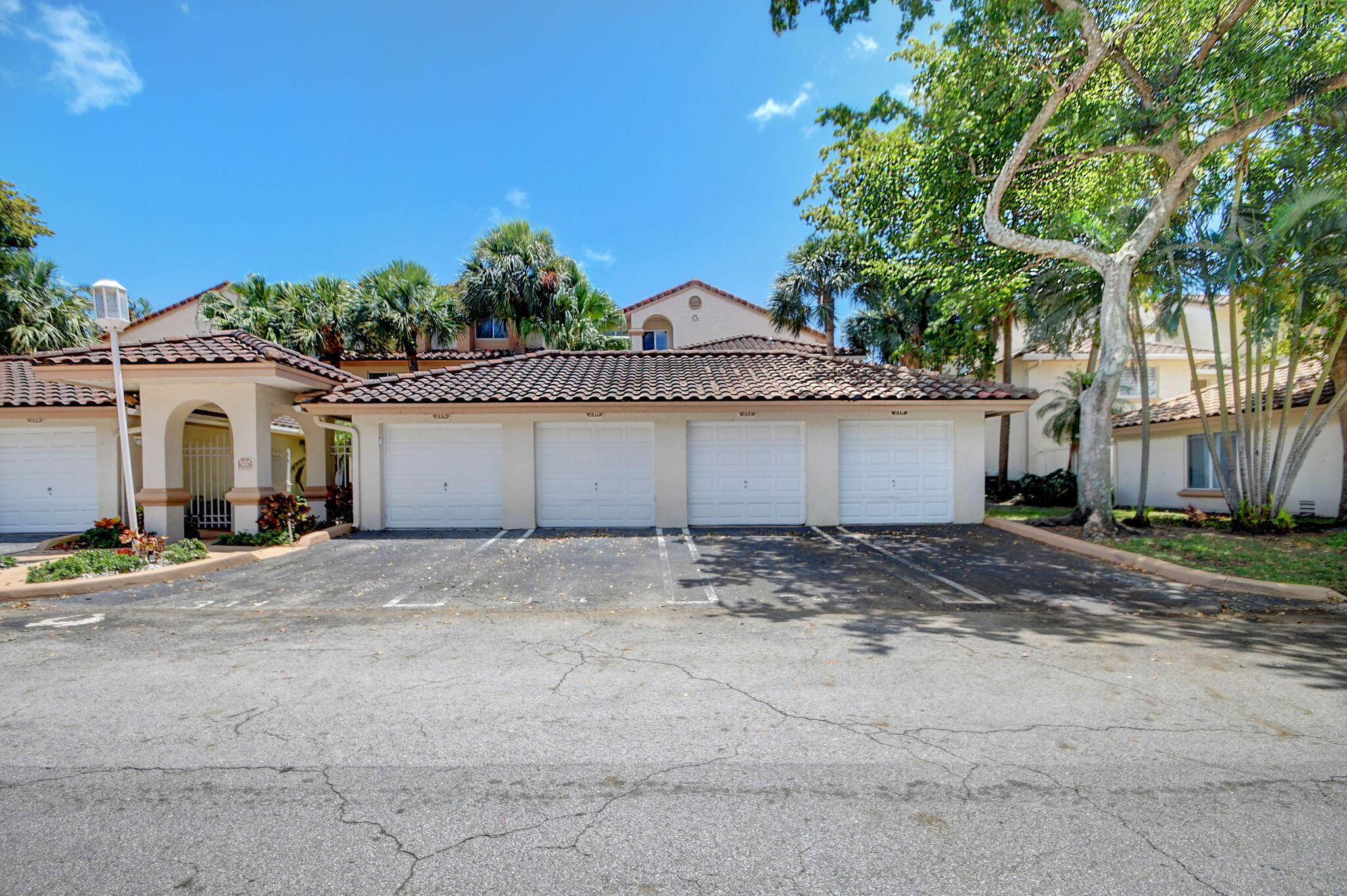 10204 Glenmoor Drive