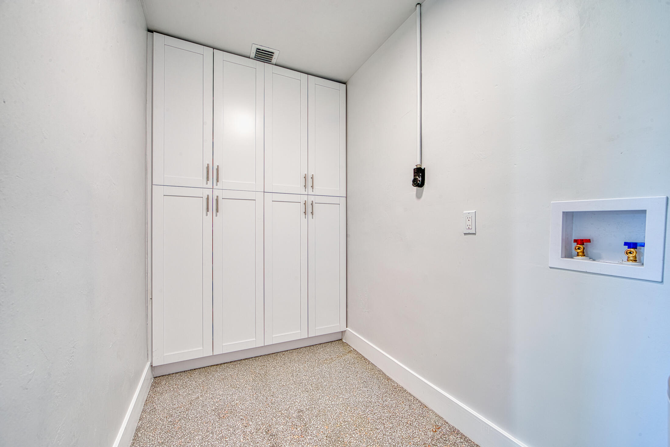1061 NW 23rd Road
