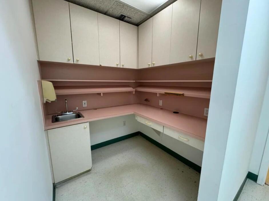 1825 NE 45th Street Suite C