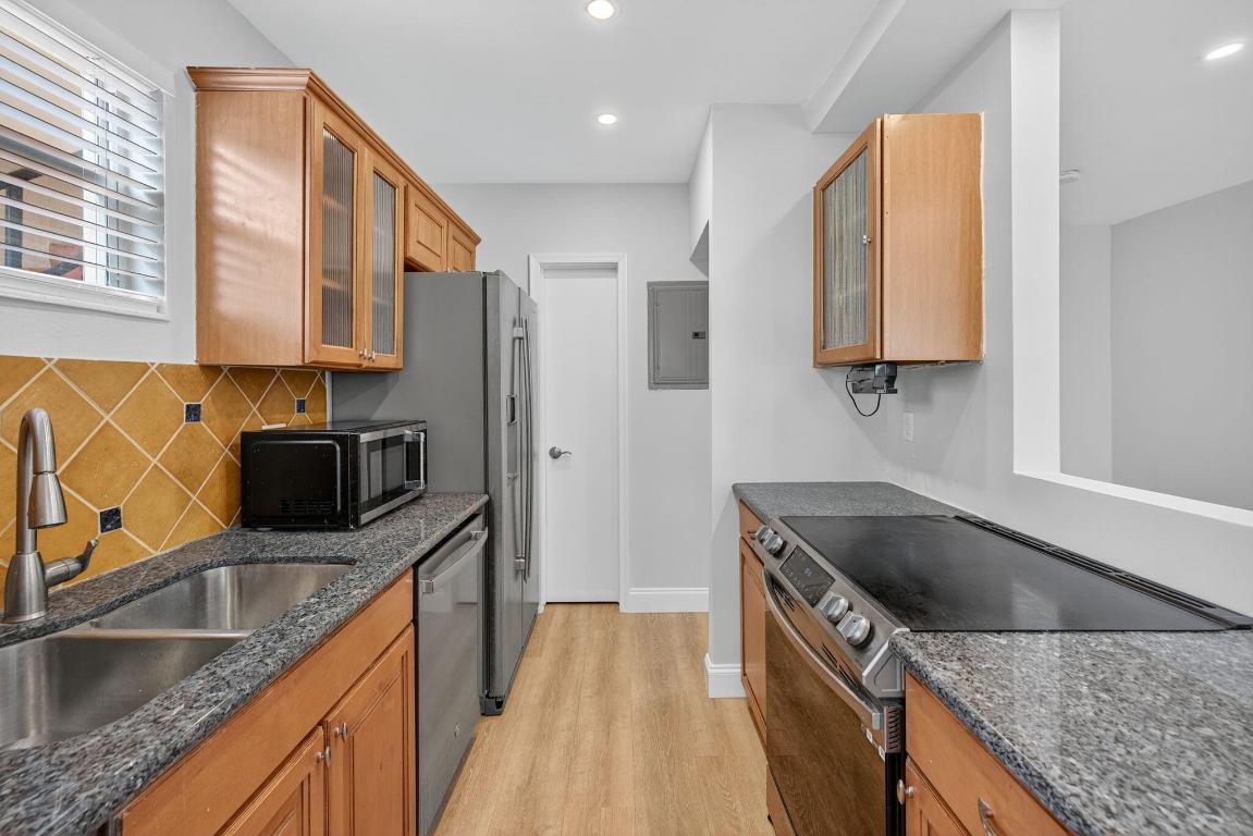 2591 NE 55th Court 103