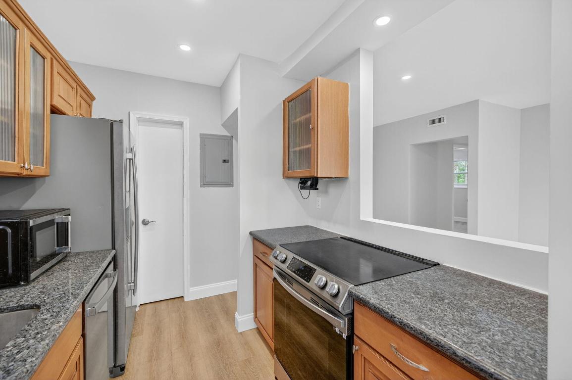 2591 NE 55th Court 103