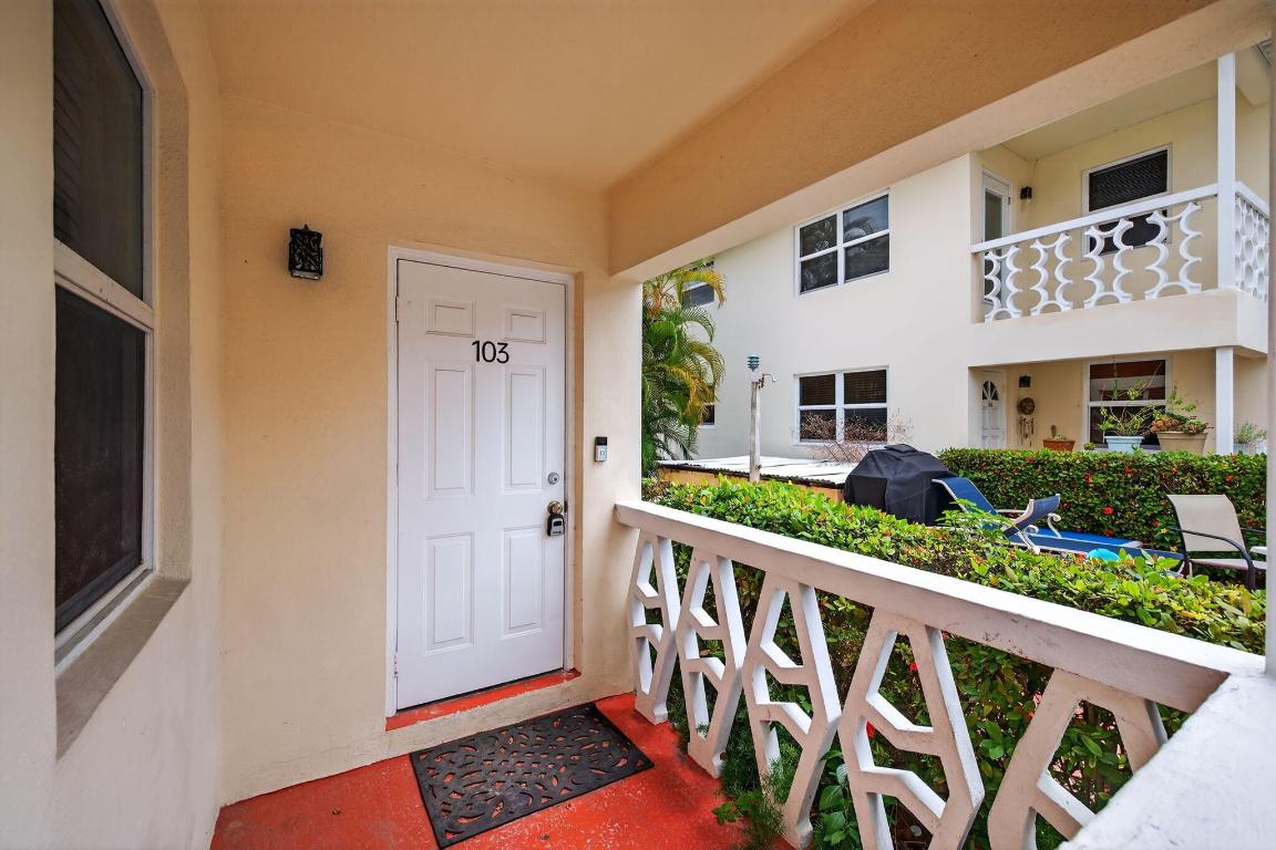 2591 NE 55th Court 103