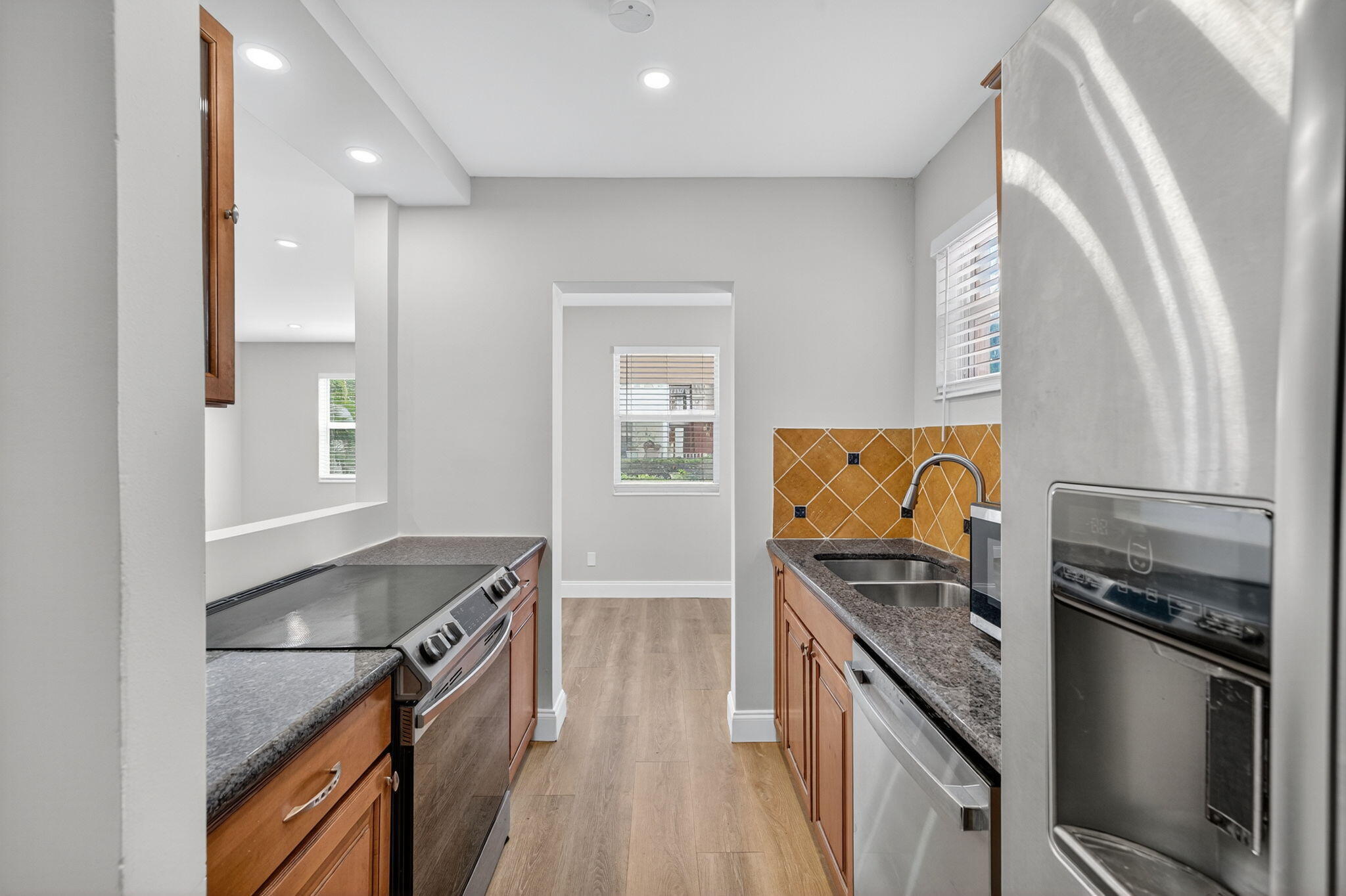 2591 NE 55th Court 103