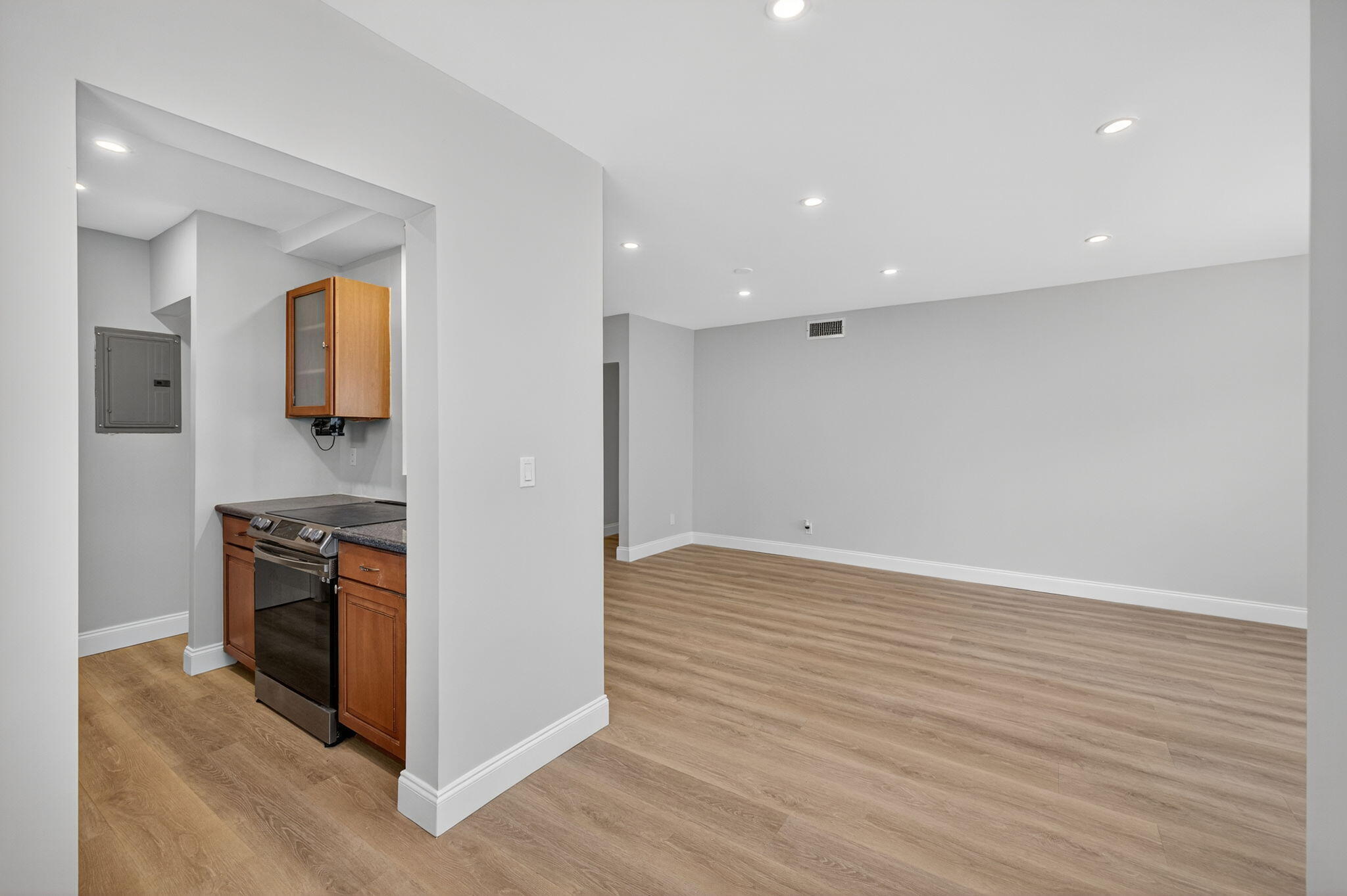 2591 NE 55th Court 103