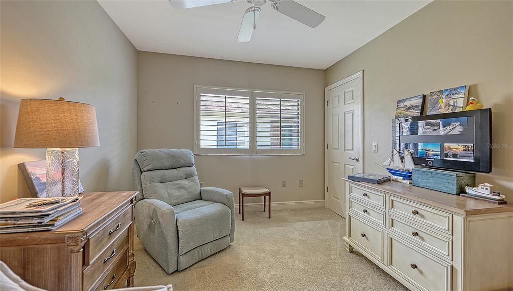 2341 HARBOUR OAKS DR