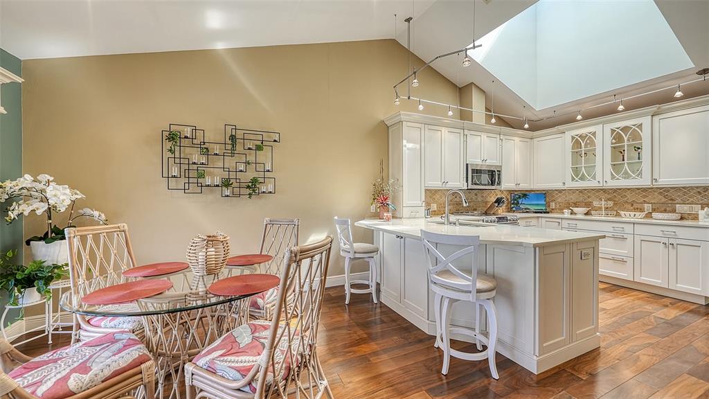 2341 HARBOUR OAKS DR