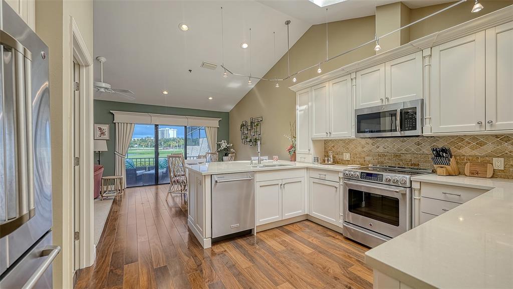 2341 HARBOUR OAKS DR