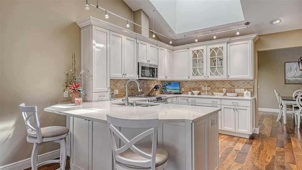 2341 HARBOUR OAKS DR