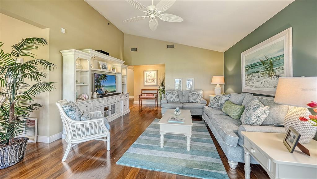 2341 HARBOUR OAKS DR