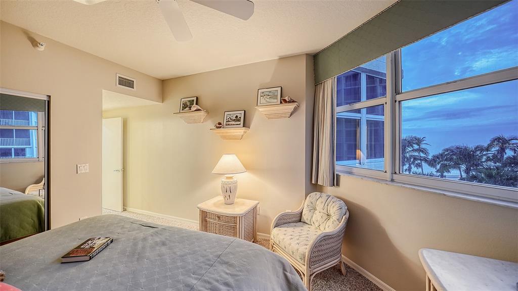 1800 BENJAMIN FRANKLIN DR #B206