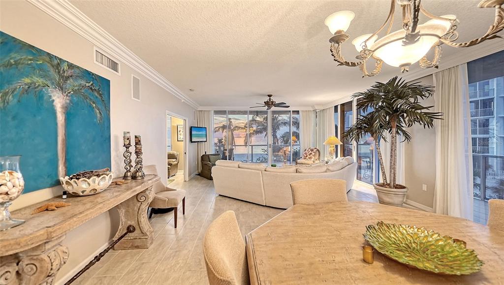 1800 BENJAMIN FRANKLIN DR #B206