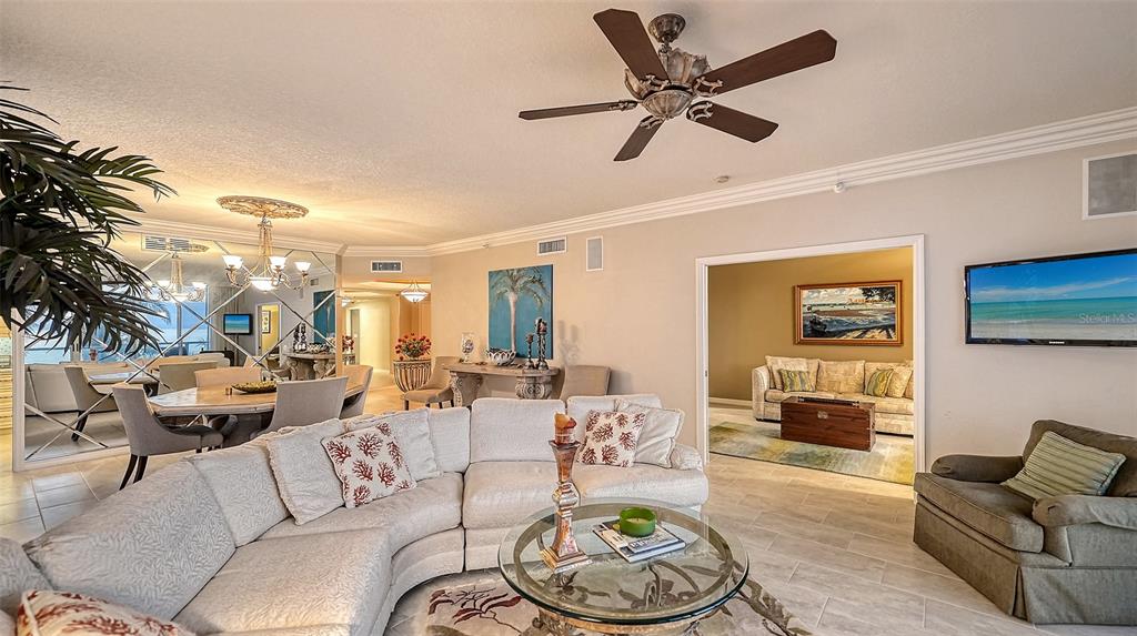 1800 BENJAMIN FRANKLIN DR #B206