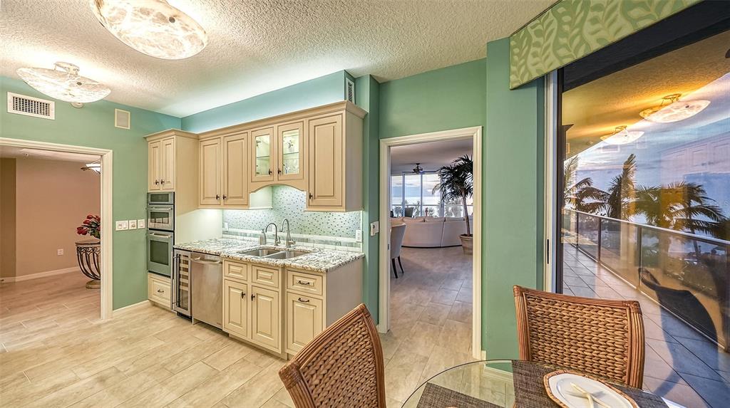 1800 BENJAMIN FRANKLIN DR #B206