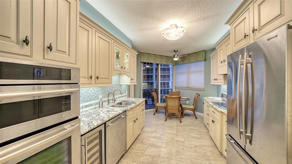 1800 BENJAMIN FRANKLIN DR #B206