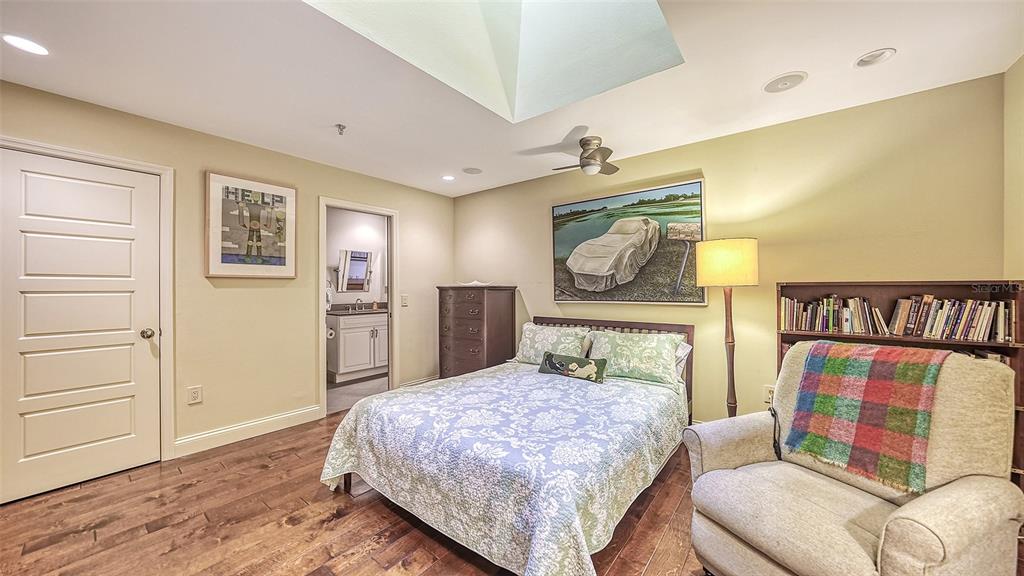 2369 HARBOUR OAKS DR