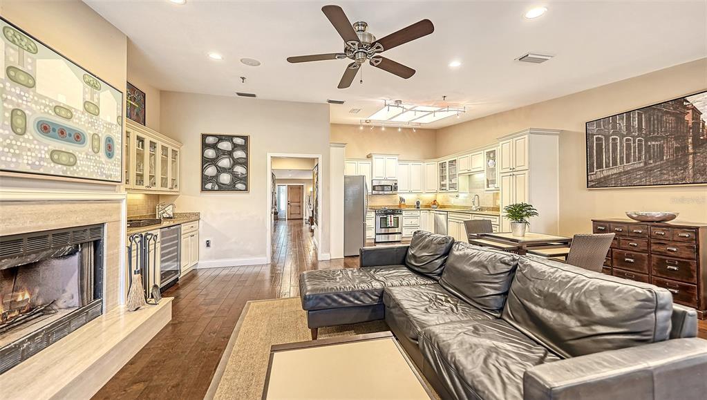 2369 HARBOUR OAKS DR