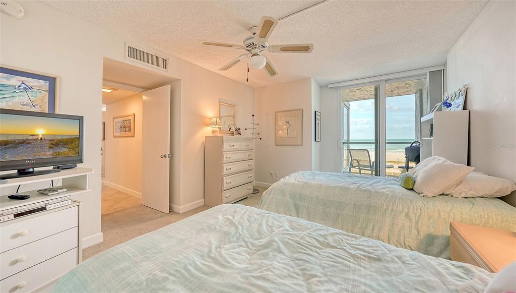 2425 GULF OF MEXICO DR #2E