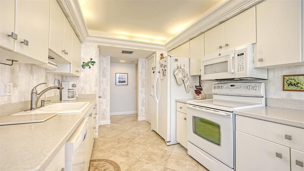 2425 GULF OF MEXICO DR #2E