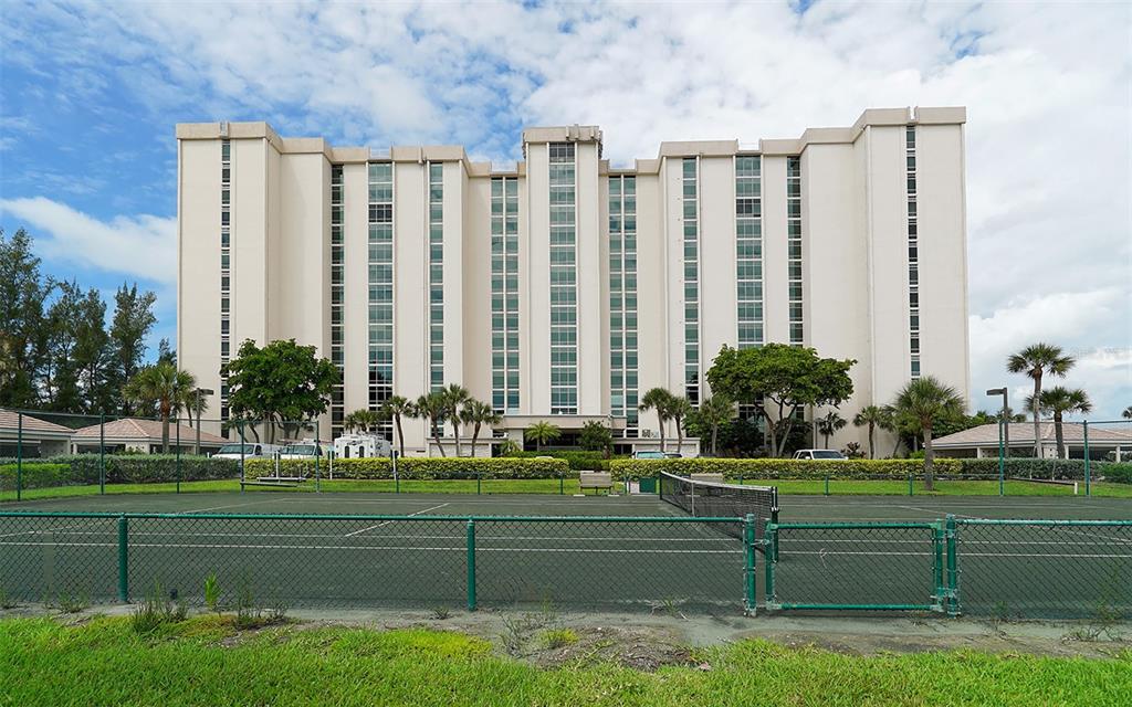 2425 GULF OF MEXICO DR #2E