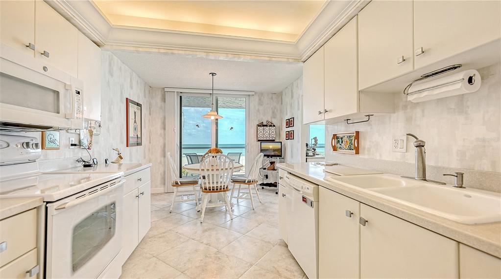 2425 GULF OF MEXICO DR #2E