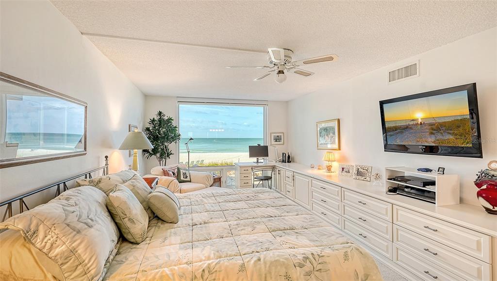 2425 GULF OF MEXICO DR #2E
