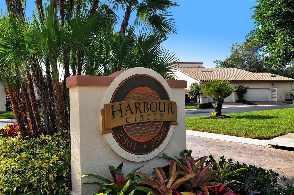 2339 HARBOUR OAKS DR