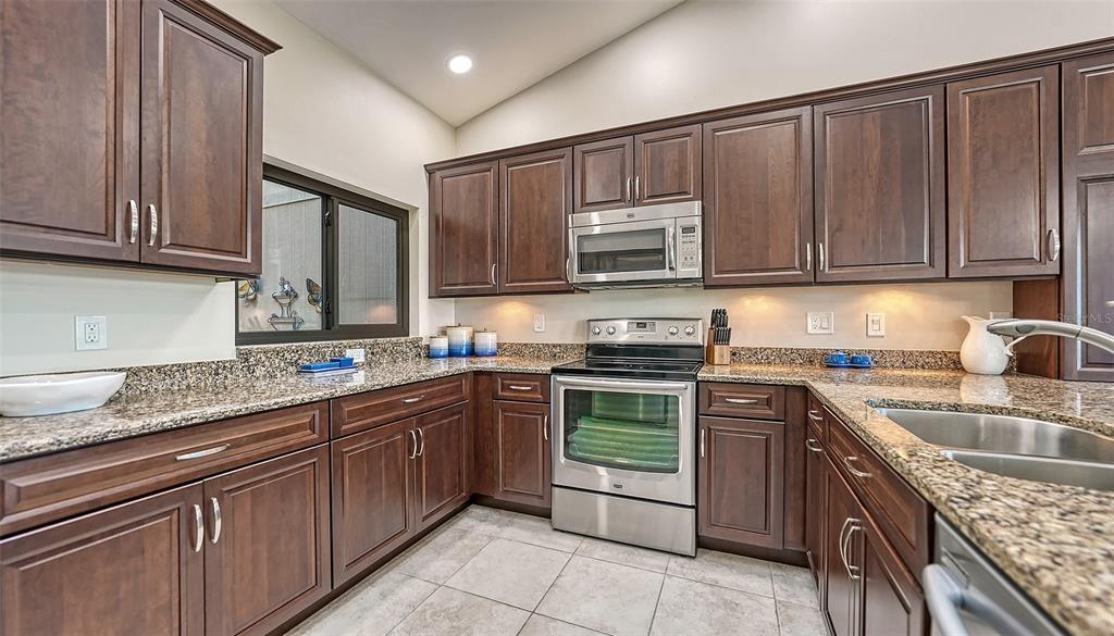 2339 HARBOUR OAKS DR