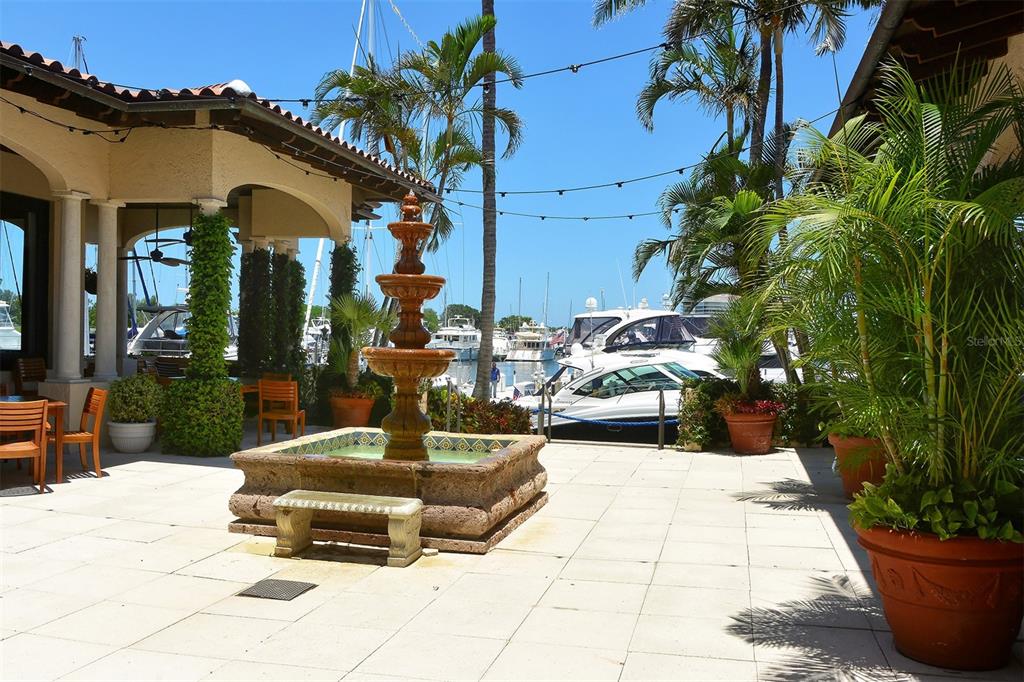 2339 HARBOUR OAKS DR