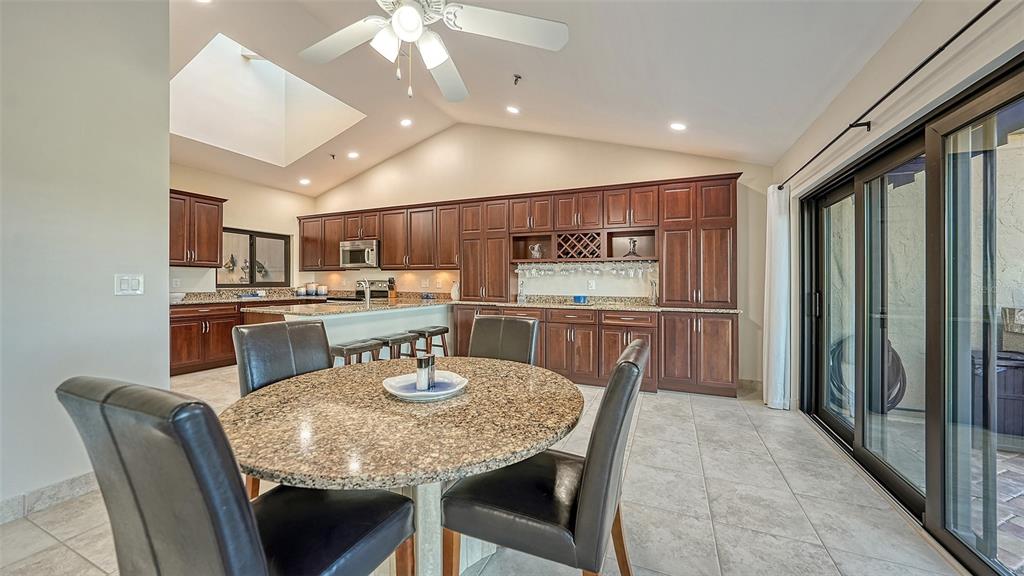 2339 HARBOUR OAKS DR