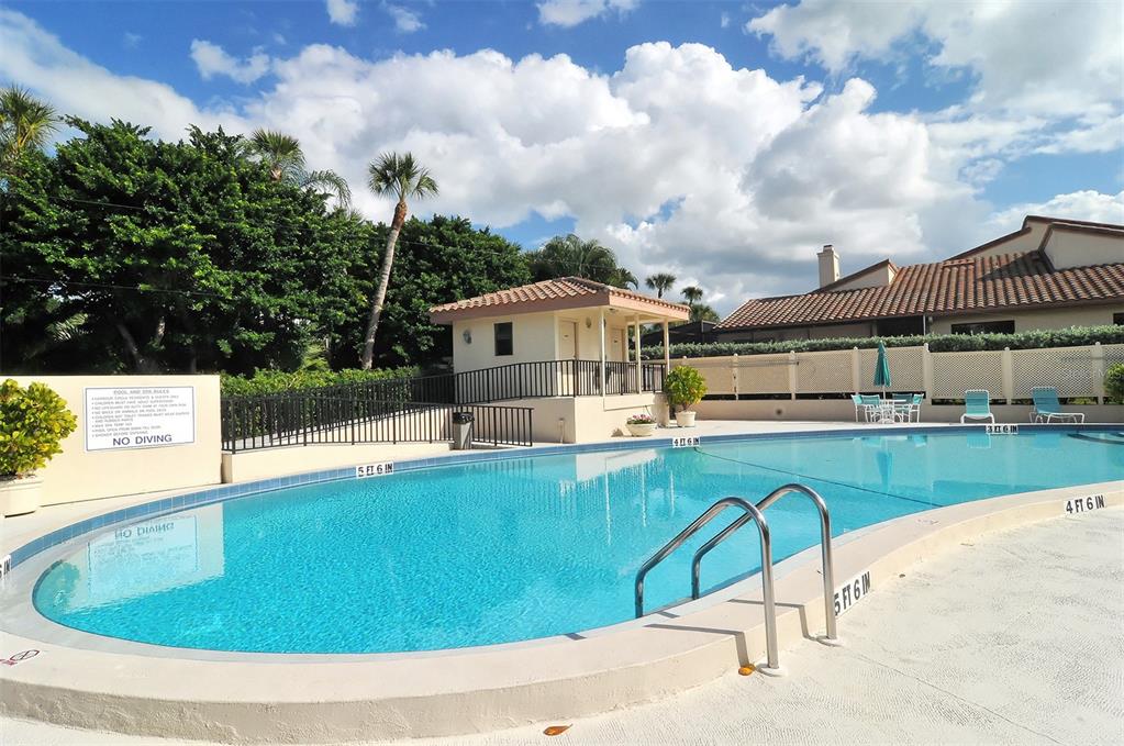 2339 HARBOUR OAKS DR