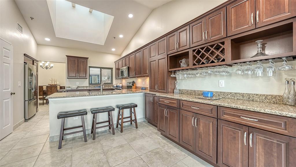 2339 HARBOUR OAKS DR