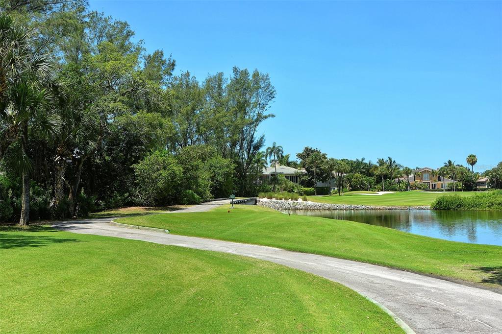 2339 HARBOUR OAKS DR