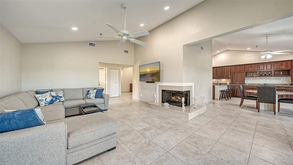 2339 HARBOUR OAKS DR