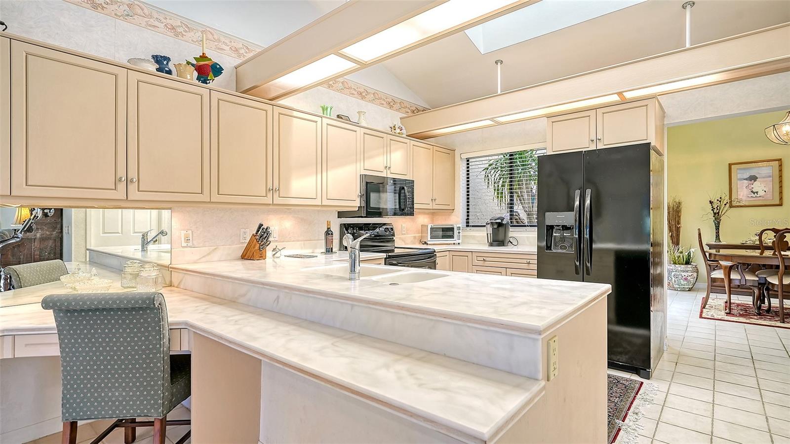 2373 HARBOUR OAKS DR