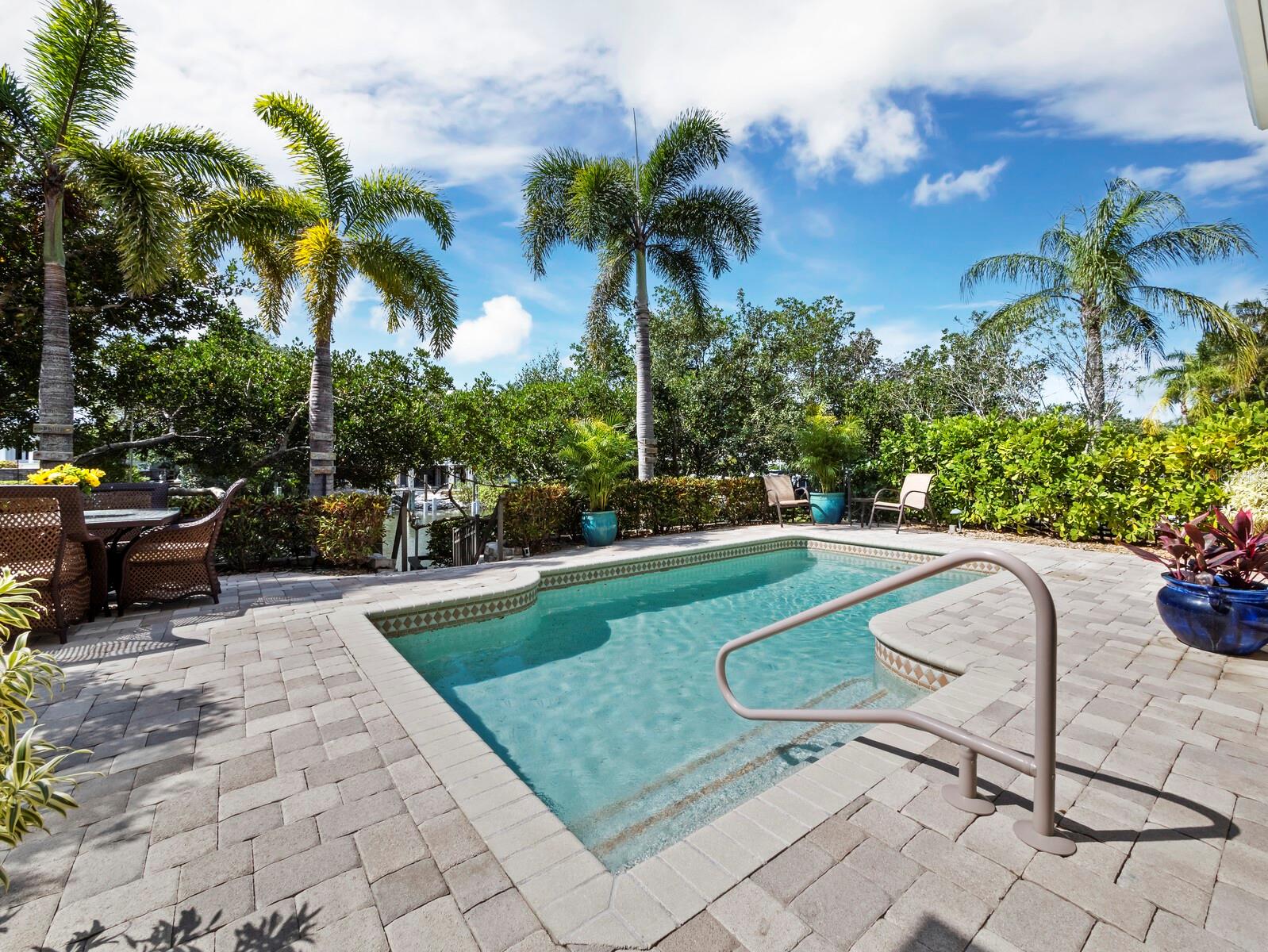 3590 FAIR OAKS LN