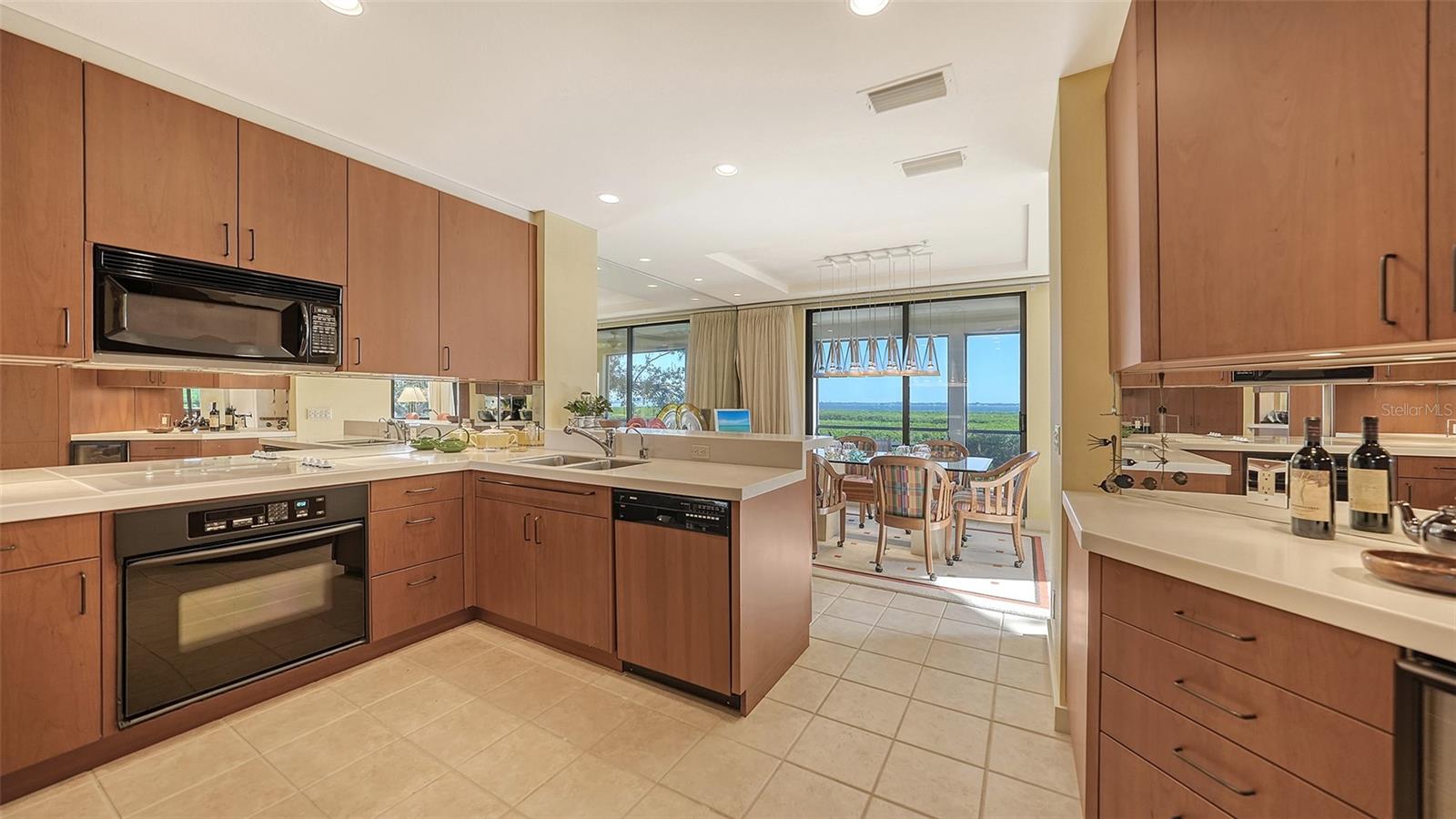 1918 HARBOURSIDE DR #901
