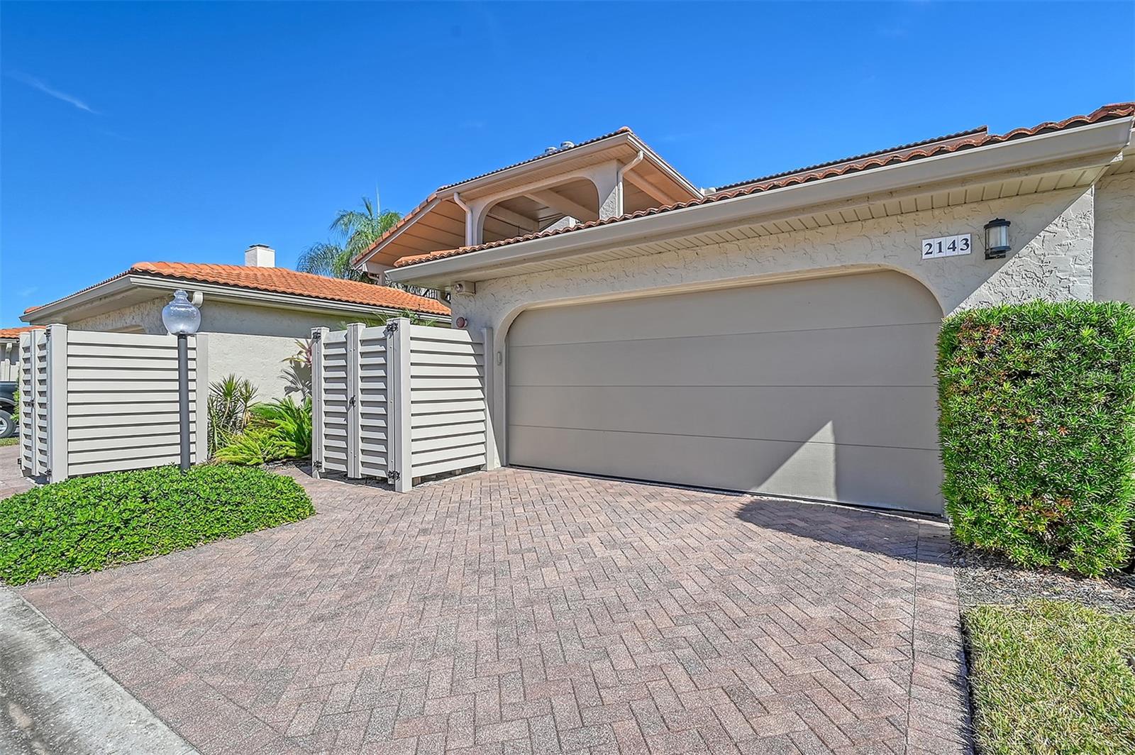 2143 HARBOURSIDE DR #1201