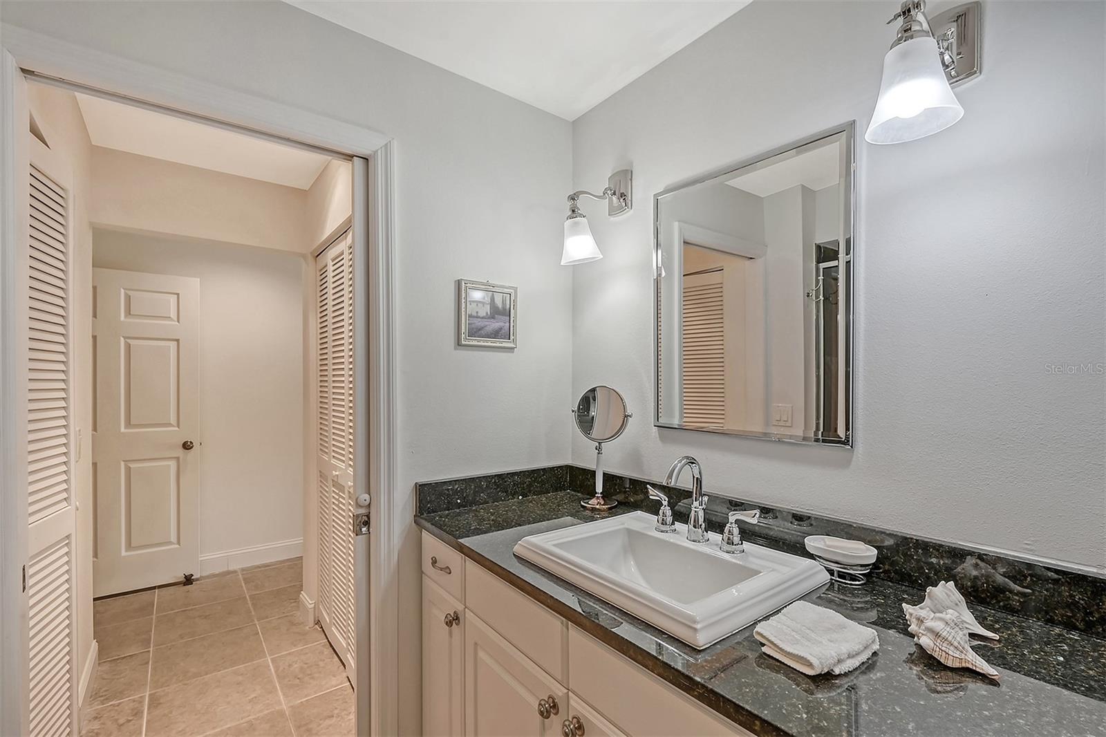 2143 HARBOURSIDE DR #1201